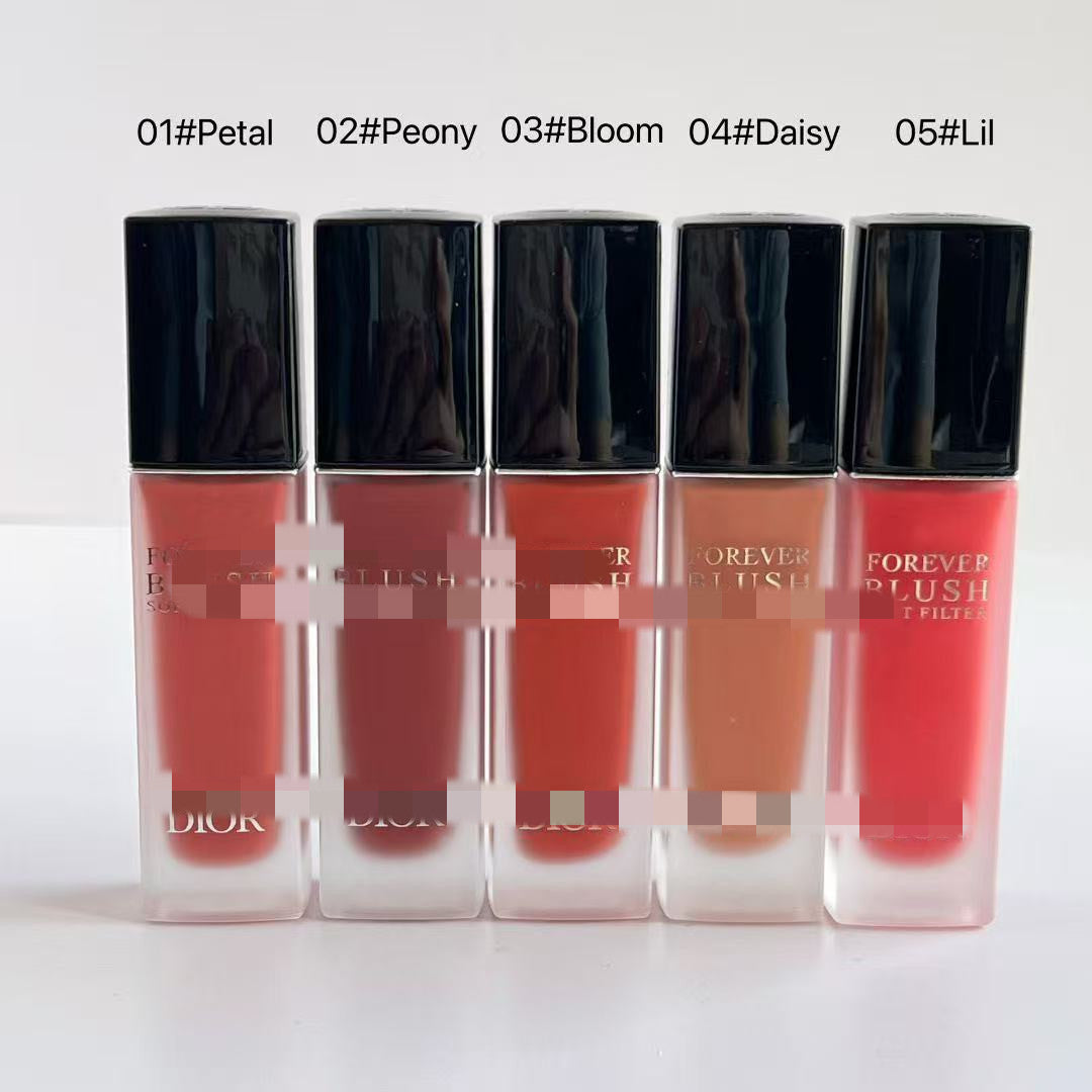 Natural nude makeup with fine shimmer, orange shade that brightens and contours, Dika liquid blush