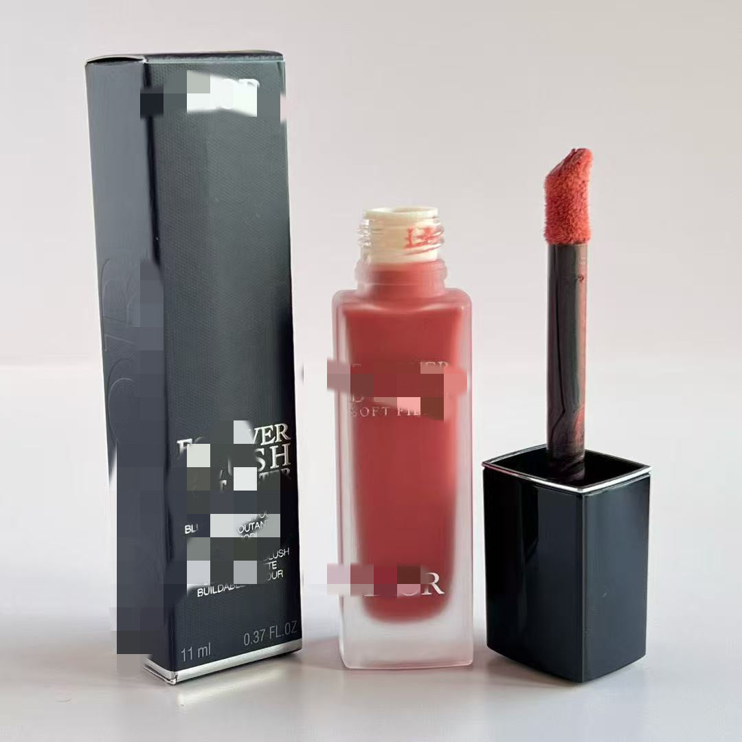 Natural nude makeup with fine shimmer, orange shade that brightens and contours, Dika liquid blush